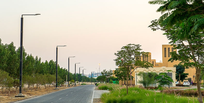 Yas Island installs region's first sustainable solar street lighting system 